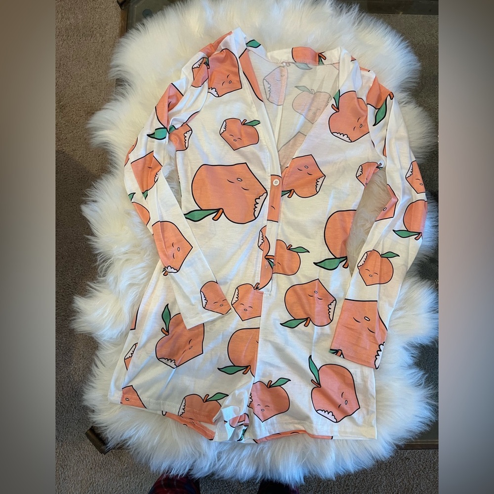BNWOT Peach Print Long Sleeve Pajamas